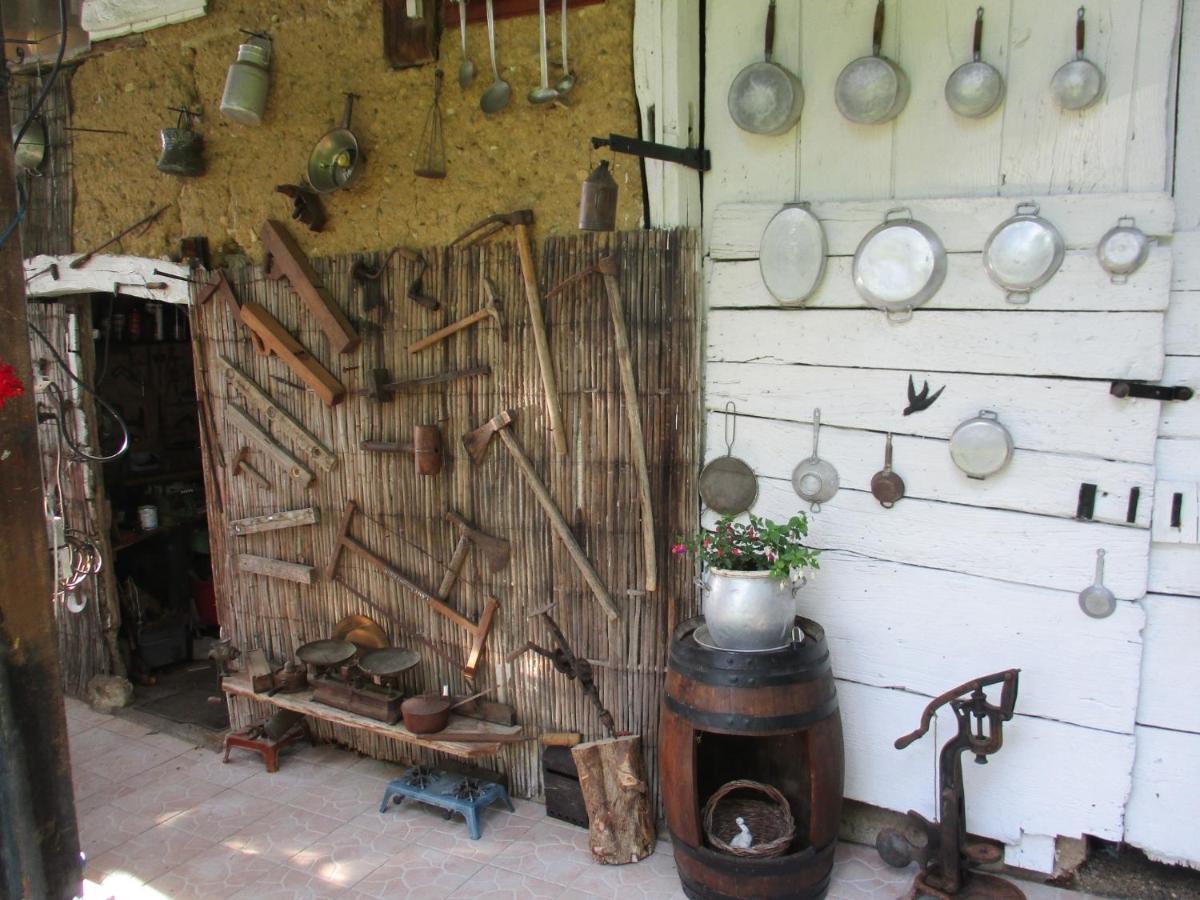 CharancieuAlain Et Flo住宿加早餐旅馆 外观 照片